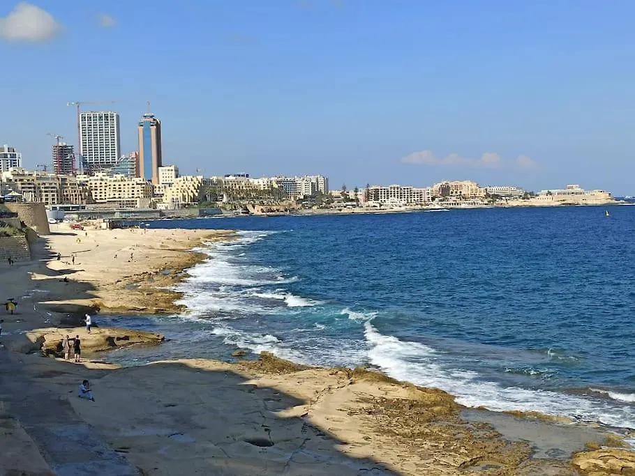 Sliema Modern 2-Bed Apartment